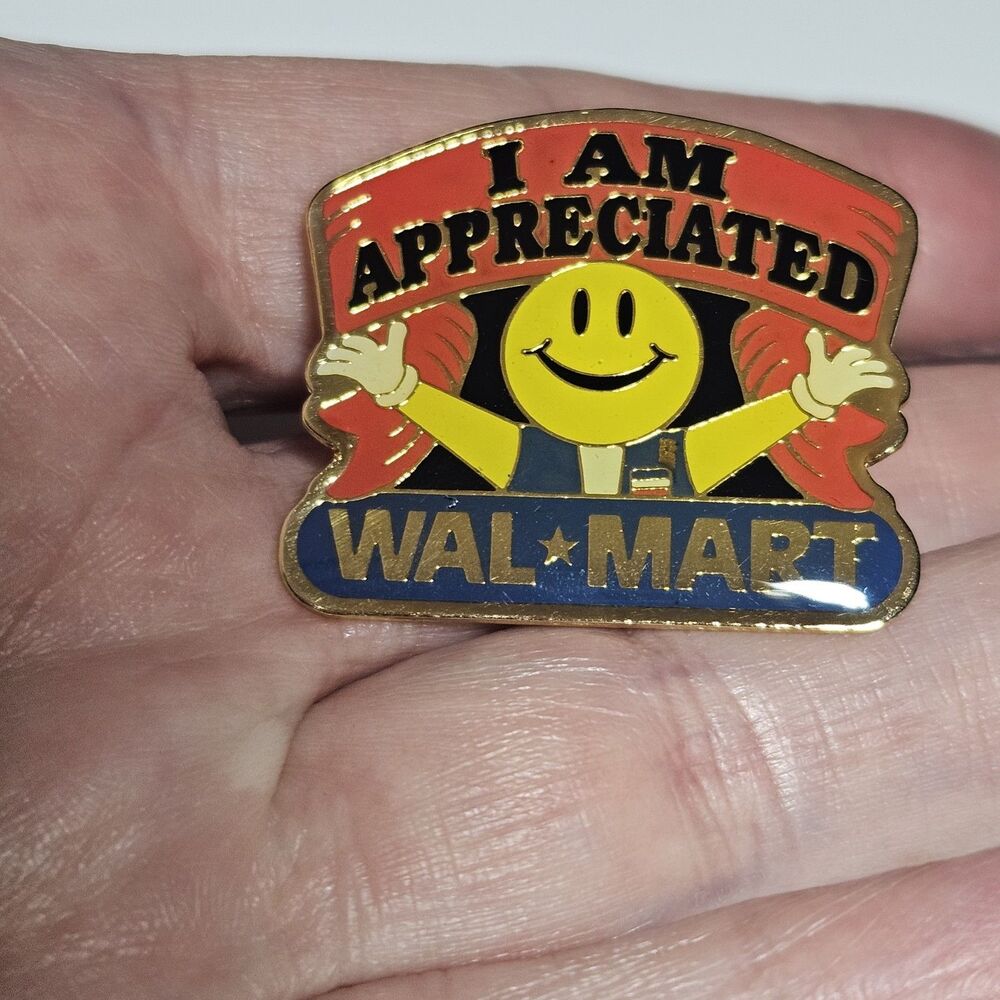 Walmart Happy Face "I am Appreciated" Associate Vintage Logo badge Pin Gold Tone